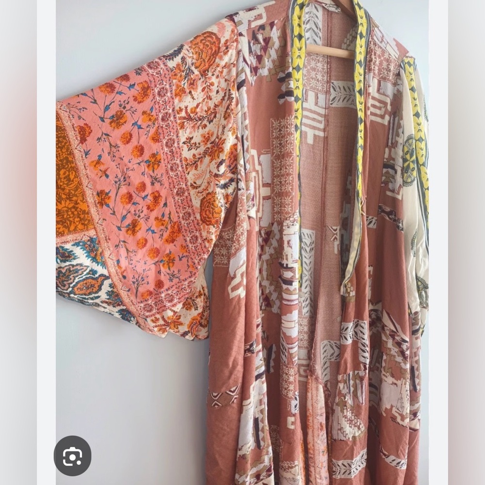 Free People Oh No Kimono. Beachy, Fedtival, Boho, Flowy, Quiet Luxury - Picture 6 of 10
